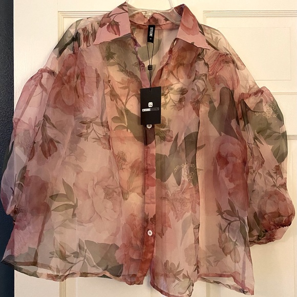 Floral sheer blouse, button front with gathered sleeves - Picture 1 of 2